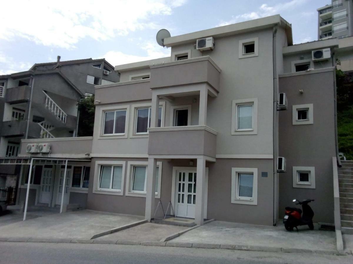 Apartments Grubor 부드바 외부 사진